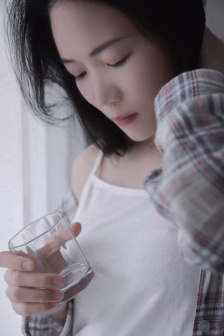 55岁大妈专钓小鲜肉